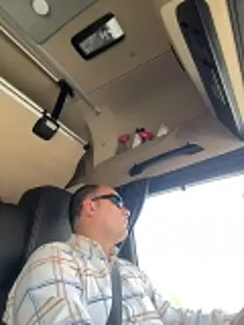 kipsy0 online show from April 13, 2026, 1:59 pm