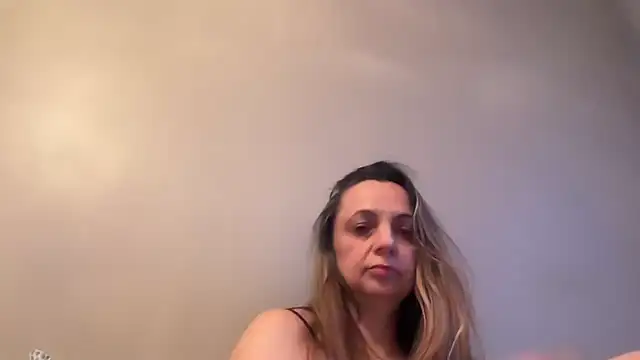 ShyFlameLive online show from April 16, 2026, 11:40 pm