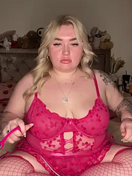 Snapshot of TwoWayT_xx chatting on February 10, 2026, 11:48 pm TwoWayT xx online show from February 10, 2026, 11:48 pm