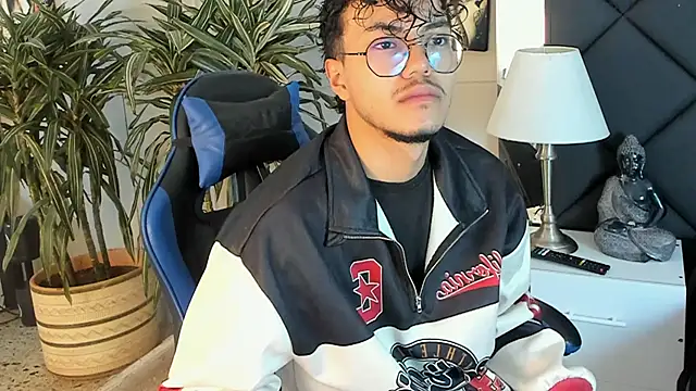 Snapshot of kai_storn chatting on April 11, 2026, 11:14 am kai storn online show from April 11, 2026, 11:14 am