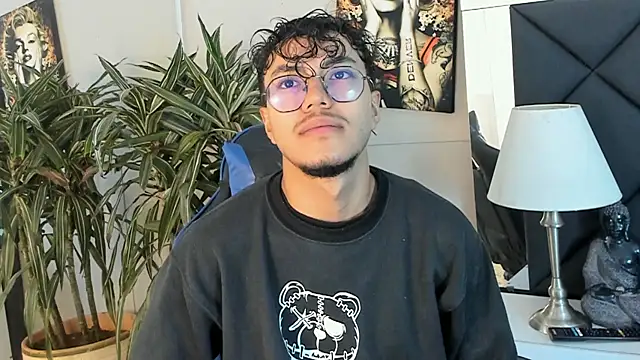 Snapshot of kai_storn chatting on April 8, 2026, 11:22 am kai storn online show from April 8, 2026, 11:22 am