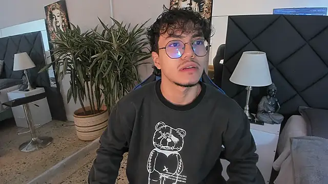 Snapshot of kai_storn chatting on March 22, 2026, 11:23 am kai storn online show from March 22, 2026, 11:23 am