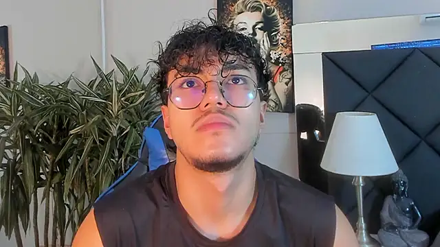 Snapshot of kai_storn chatting on March 4, 2026, 11:18 am kai storn online show from March 4, 2026, 11:18 am