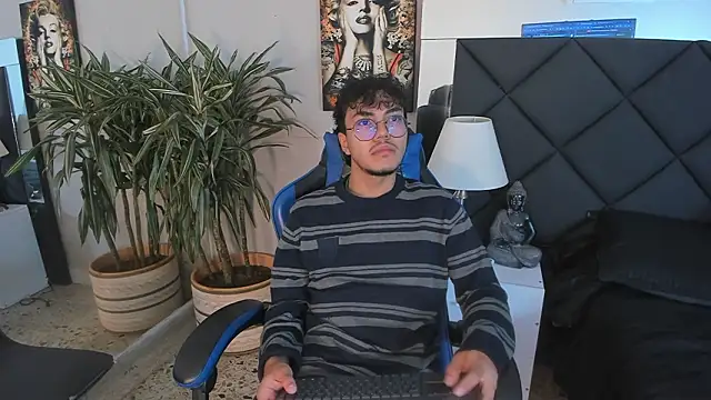 Snapshot of kai_storn chatting on March 12, 2026, 11:25 am kai storn online show from March 12, 2026, 11:25 am