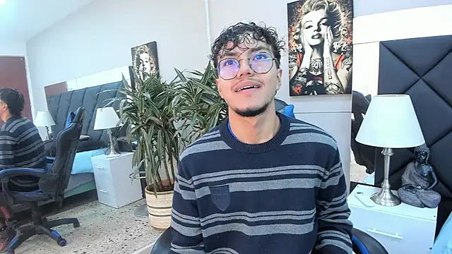 Snapshot of kai_storn chatting on April 7, 2026, 11:23 am kai storn online show from April 7, 2026, 11:23 am