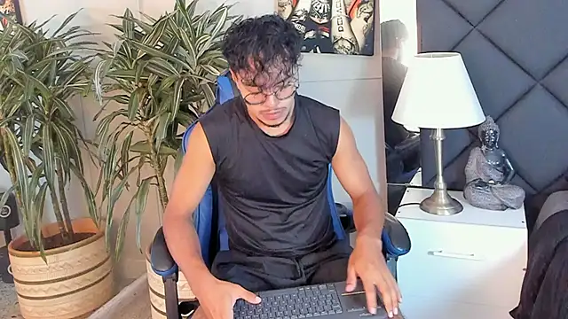 Snapshot of kai_storn chatting on April 15, 2026, 11:16 am kai storn online show from April 15, 2026, 11:16 am