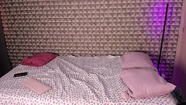 Snapshot of Keinner_BigDick chatting on February 6, 2026, 8:27 pm Keinner BigDick online show from February 6, 2026, 8:27 pm