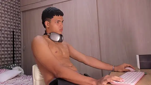 Keinner BigDick online show from March 13, 2026, 10:26 pm