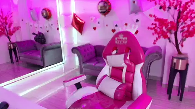 Snapshot of Zoe_18T chatting on February 20, 2026, 7:38 pm Zoe 18T online show from February 20, 2026, 7:38 pm