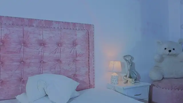 Snapshot of Jennifer_Lee_ chatting on July 23, 2026, 9:44 pm Jennifer Lee online show from July 23, 2026, 9:44 pm
