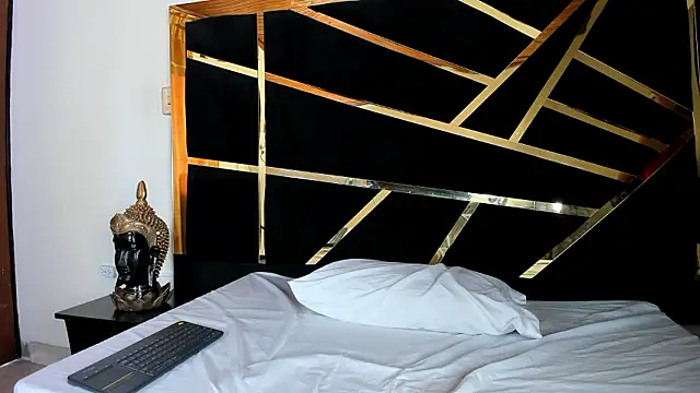 AngieLafourcade online show from March 1, 2026, 1:55 pm