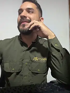 Snapshot of noa_desire chatting on February 5, 2026, 9:32 pm noa desire online show from February 5, 2026, 9:32 pm