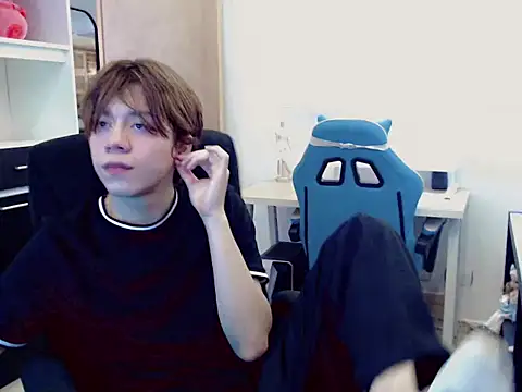 duvisex19 online show from February 12, 2026, 8:52 pm