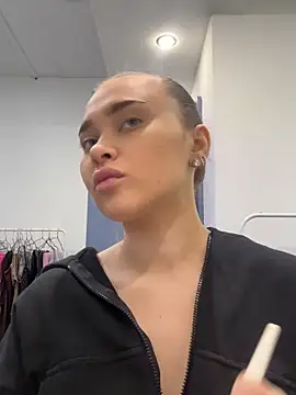 Snapshot of MonicaWestt chatting on February 21, 2026, 9:22 am MonicaWestt online show from February 21, 2026, 9:22 am