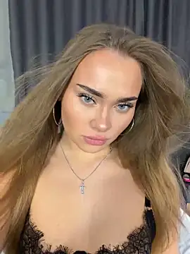 MonicaWestt online show from May 21, 2026, 7:06 am