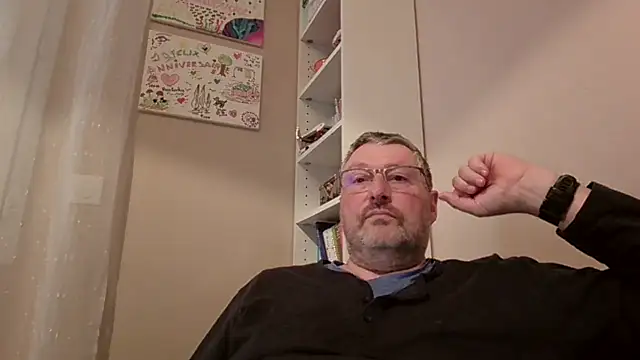 Snapshot of doudou310 chatting on February 13, 2026, 4:23 am doudou310 online show from February 13, 2026, 4:23 am