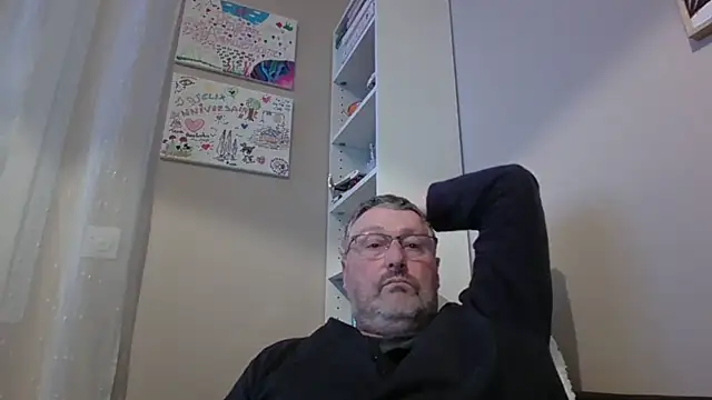 Snapshot of doudou310 chatting on February 14, 2026, 5:40 am doudou310 online show from February 14, 2026, 5:40 am