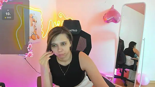 Scarlet Sirenn online show from February 2, 2026, 8:46 am