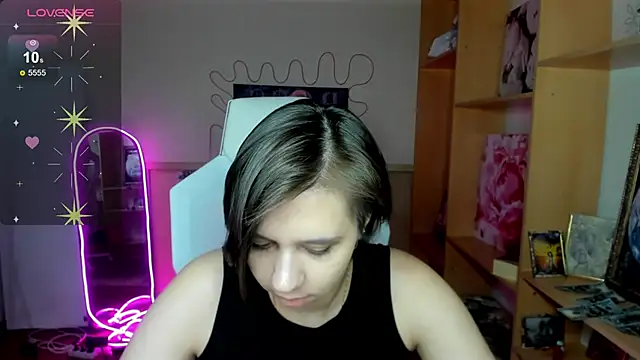 Scarlet Sirenn online show from February 1, 2026, 7:17 am