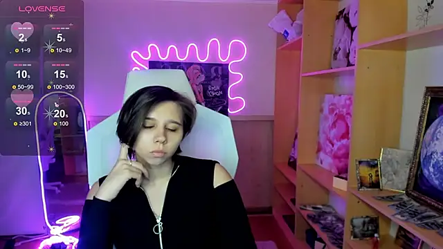 Scarlet Sirenn online show from February 6, 2026, 8:32 am