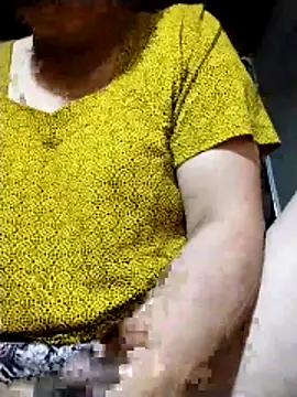 Snapshot of Tina-beo chatting on April 11, 2026, 9:40 pm Tina-beo online show from April 11, 2026, 9:40 pm