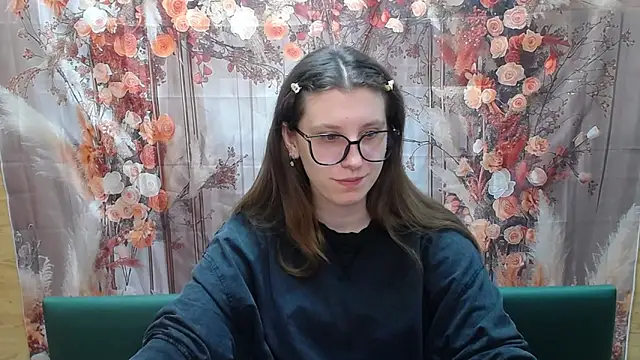 LilianaShine online show from March 4, 2026, 6:21 am