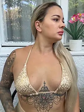 sexybatwomen33 online show from June 16, 2026, 6:13 am