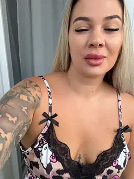 sexybatwomen33 online show from July 23, 2026, 5:16 am