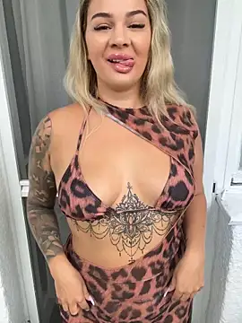sexybatwomen33 online show from June 14, 2026, 5:30 am