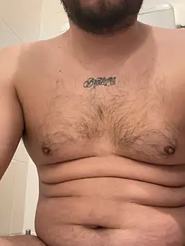 latinocalientehot online show from April 15, 2026, 7:51 pm