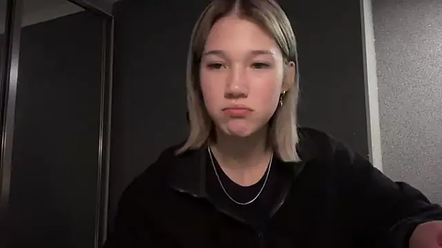 lilXdomiii online show from March 20, 2026, 8:32 pm