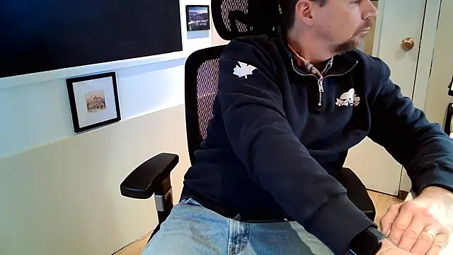 Snapshot of Scotsmanx chatting on February 13, 2026, 8:20 pm Scotsmanx online show from February 13, 2026, 8:20 pm