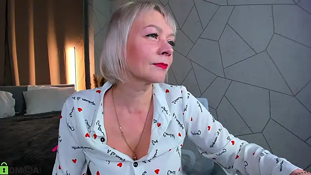 Snapshot of Ann_Annise chatting on February 19, 2026, 1:02 am Ann Annise online show from February 19, 2026, 1:02 am