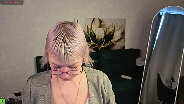 Snapshot of Ann_Annise chatting on February 25, 2026, 9:09 am Ann Annise online show from February 25, 2026, 9:09 am