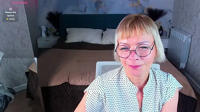 Snapshot of Ann_Annise chatting on July 24, 2026, 1:01 am Ann Annise online show from July 24, 2026, 1:01 am