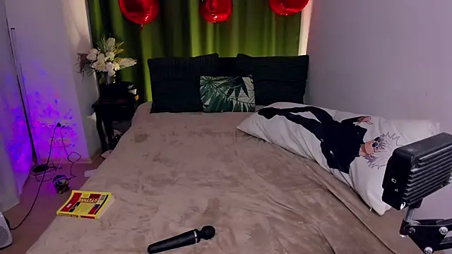 Snapshot of PollyRoseX chatting on April 8, 2026, 6:53 pm PollyRoseX online show from April 8, 2026, 6:53 pm