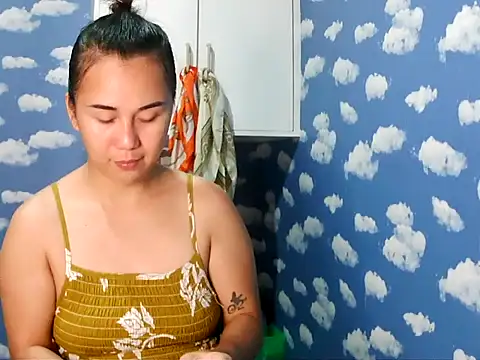 Kitty Bear02 online show from February 26, 2026, 1:11 pm