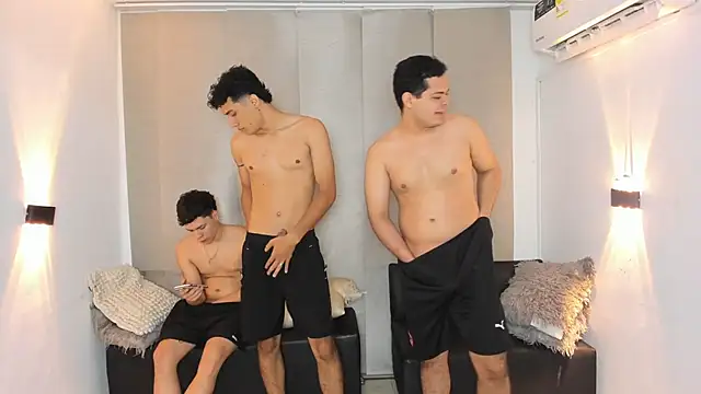 Snapshot of Brutal_sex5 chatting on April 11, 2026, 12:53 pm Brutal sex5 online show from April 11, 2026, 12:53 pm