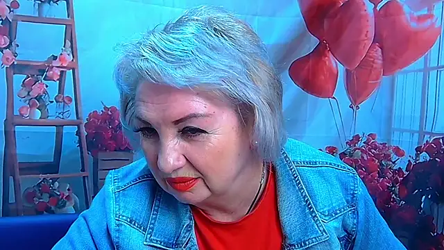 Snapshot of RenataDaster chatting on April 15, 2026, 5:02 am RenataDaster online show from April 15, 2026, 5:02 am