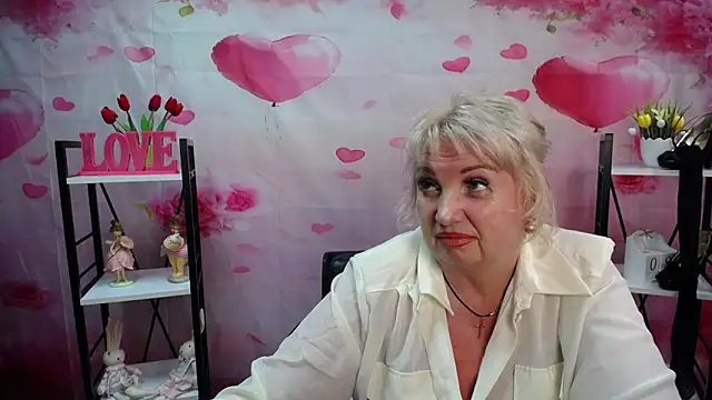 RenataDaster online show from May 9, 2026, 5:05 pm