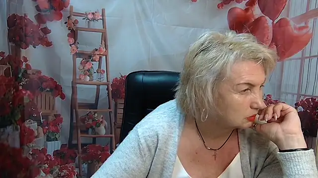 RenataDaster online show from May 19, 2026, 4:58 pm