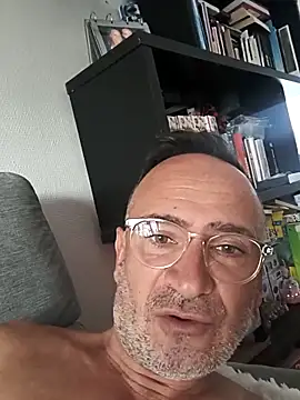 bobo672 online show from April 9, 2026, 6:19 am