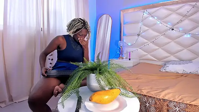 EvelynDivine online show from February 24, 2026, 1:01 pm