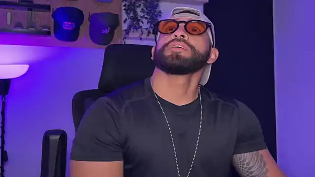 SamDornan51 online show from April 10, 2026, 1:45 am