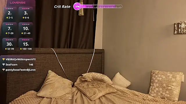 Snapshot of CarmenScott chatting on April 8, 2026, 8:32 pm CarmenScott online show from April 8, 2026, 8:32 pm