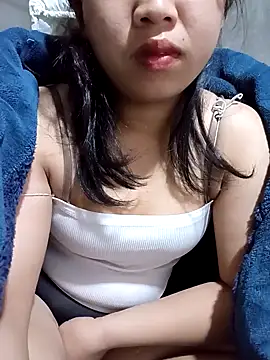 Snapshot of Slutty_18 chatting on February 7, 2026, 12:40 am Slutty 18 online show from February 7, 2026, 12:40 am