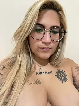 Snapshot of esposatattoo chatting on March 1, 2026, 7:14 pm esposatattoo online show from March 1, 2026, 7:14 pm