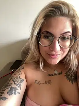 Snapshot of esposatattoo chatting on February 13, 2026, 6:08 pm esposatattoo online show from February 13, 2026, 6:08 pm