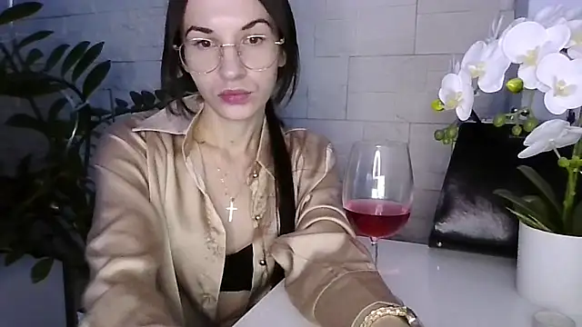 Snapshot of JuliaLovely chatting on February 8, 2026, 3:32 pm JuliaLovely online show from February 8, 2026, 3:32 pm