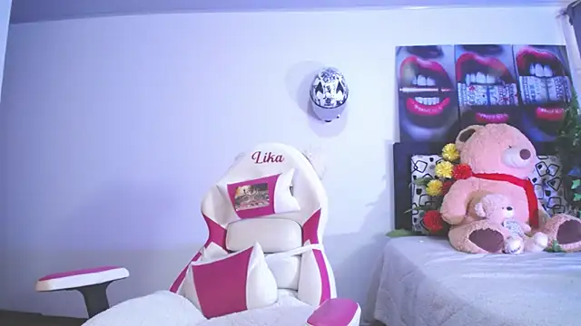 lika little0 online show from May 25, 2026, 9:24 pm